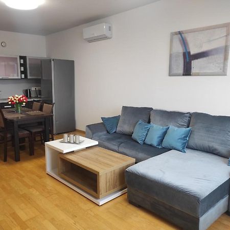 Klaipedos 99 Apartamentai Panevėžys Exteriör bild